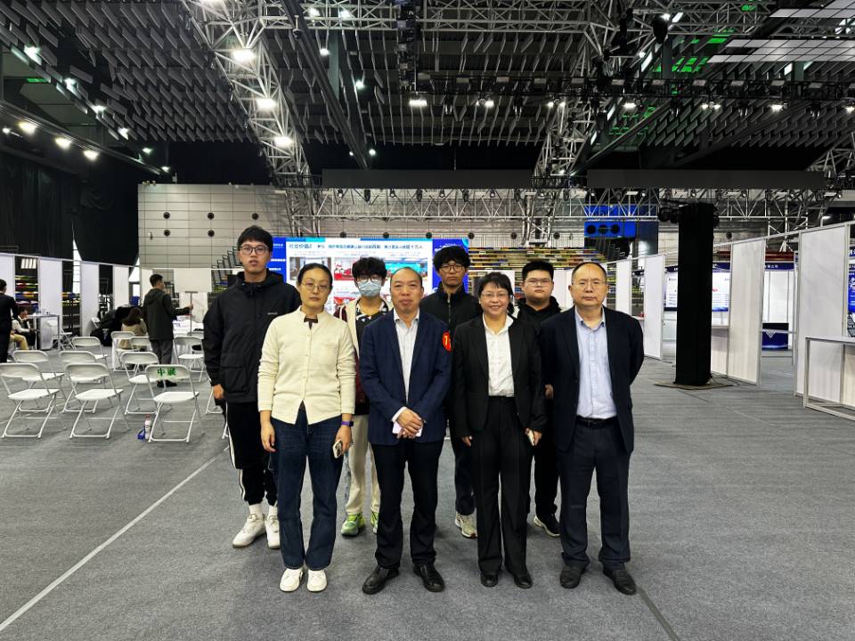 物智学院师生现场观摩物联网精英赛01 物智学院师生现场观摩物联网精英赛01