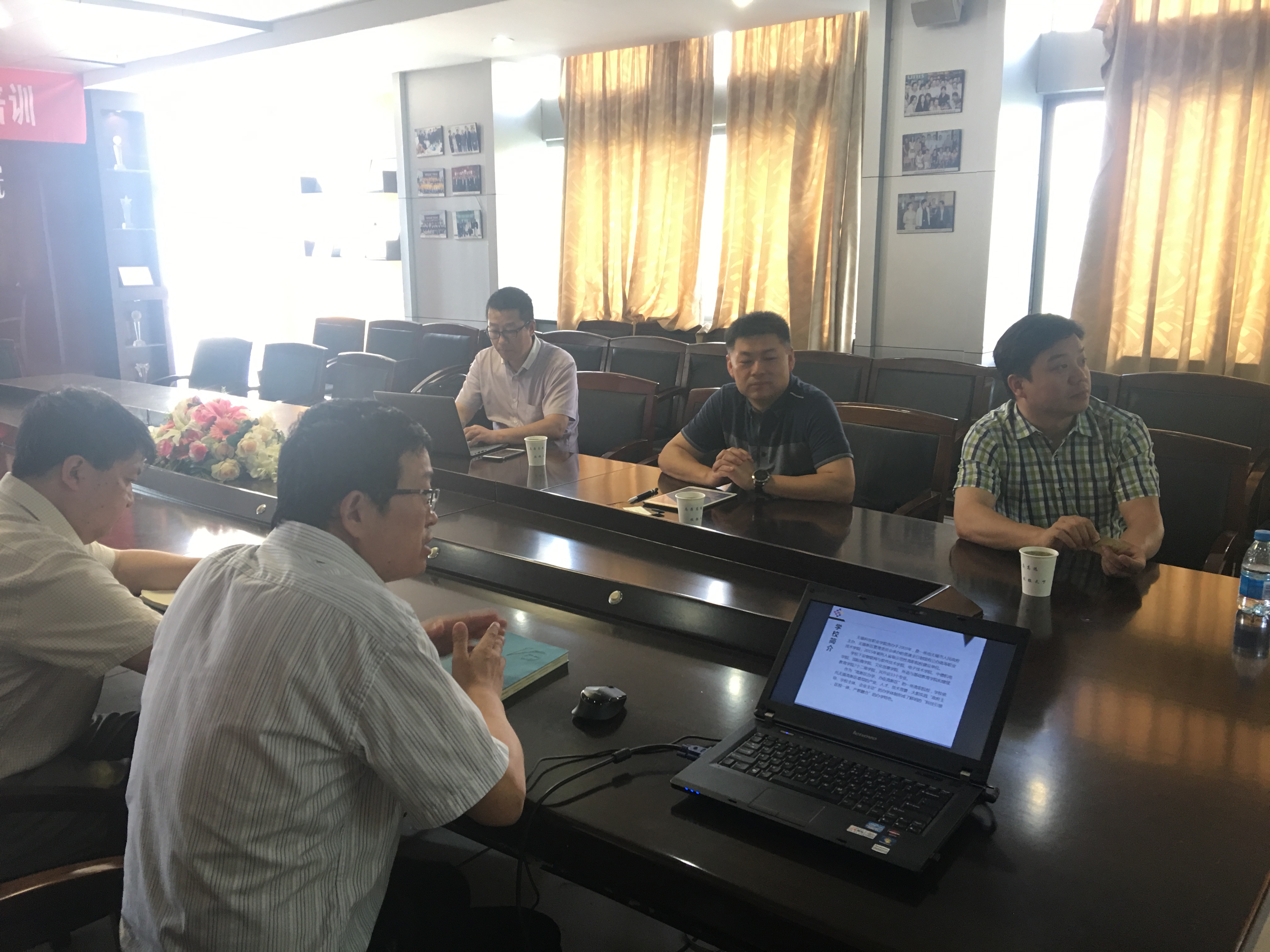 武汉警官职业学院信息工程系一行来公司参观访问.JPG